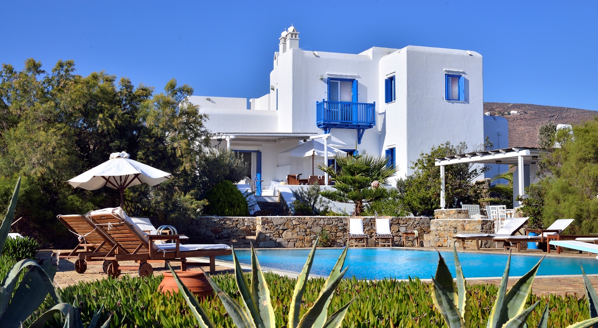 Luxury in Myconos